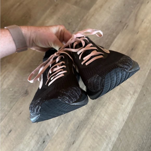 Brooks | Levitate 4 Running Shoes - Picture 6 of 10